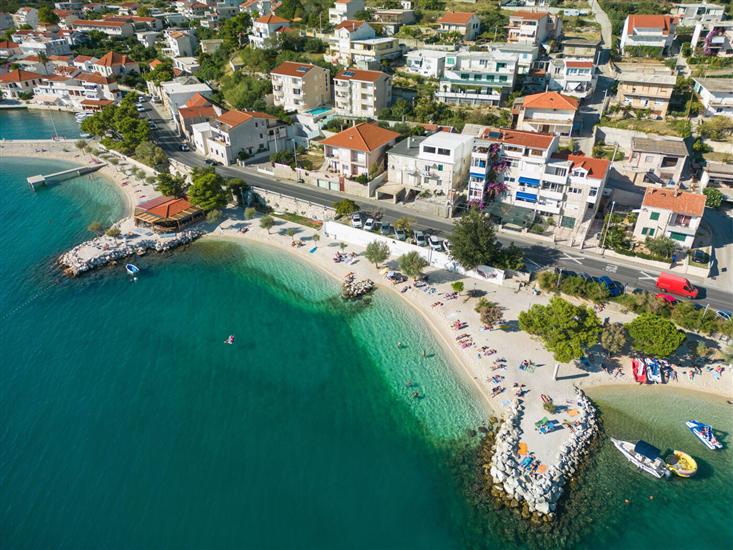 House Cute house with jacuzzi