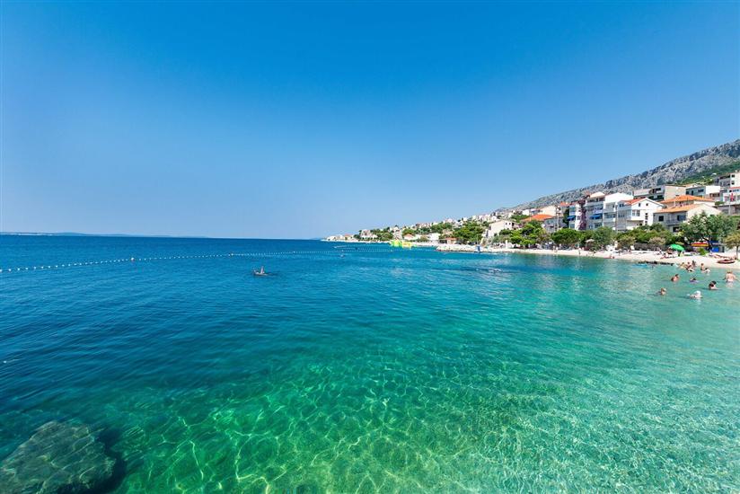 House Cute house with jacuzzi