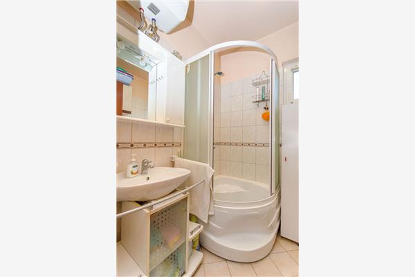 Apartment A1, for 6 persons