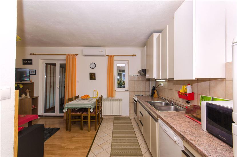 Apartment A1, for 6 persons