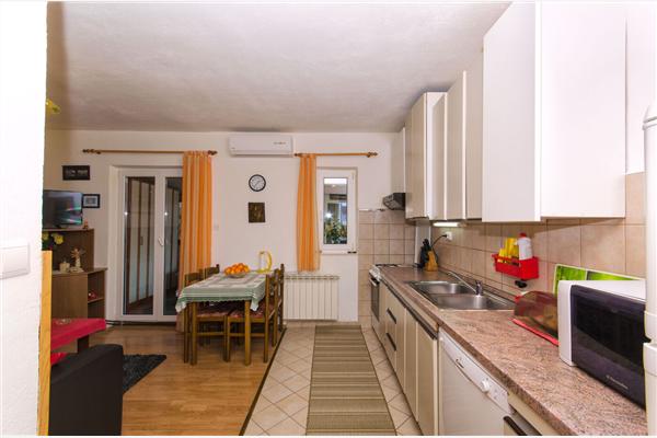 Apartment A1, for 6 persons