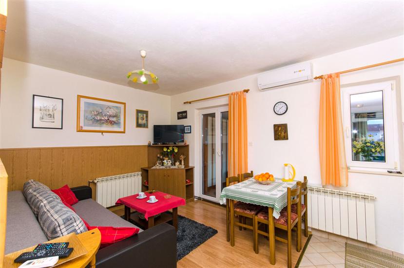 Apartment A1, for 6 persons