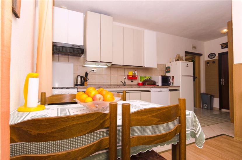 Apartment A1, for 6 persons
