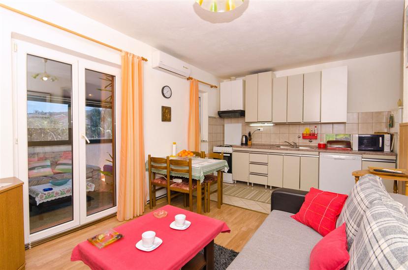 Apartment A1, for 6 persons