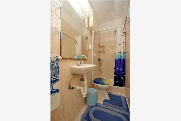 Apartment A1, for 5 persons