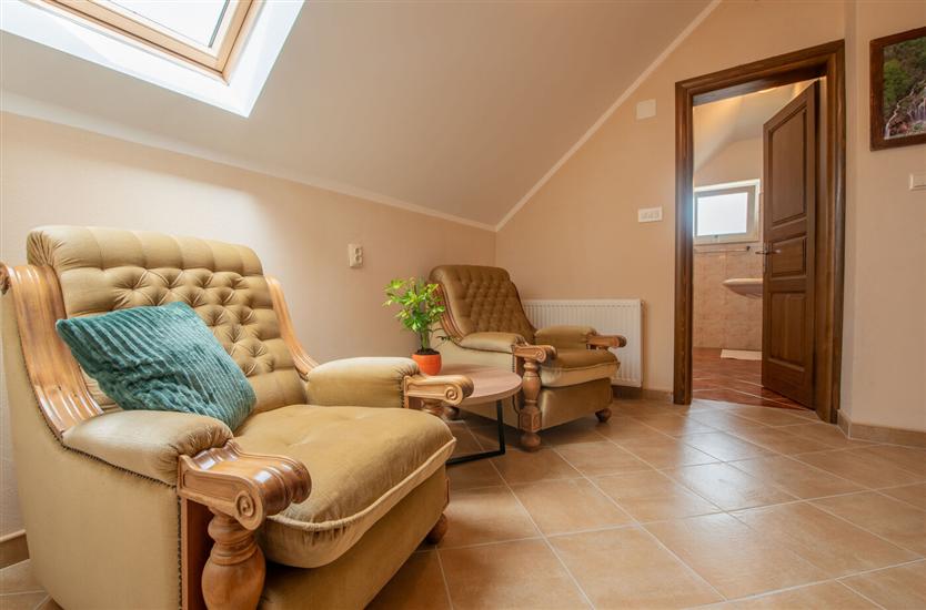 House K1, for 9 persons