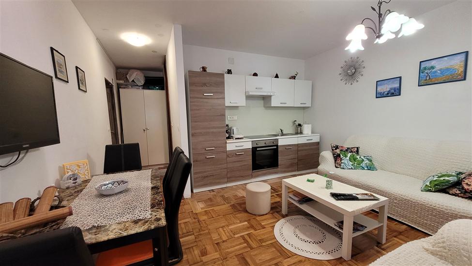 Apartment A1, for 3 persons