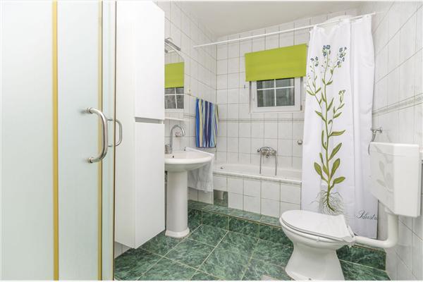 Apartment A3, for 6 persons