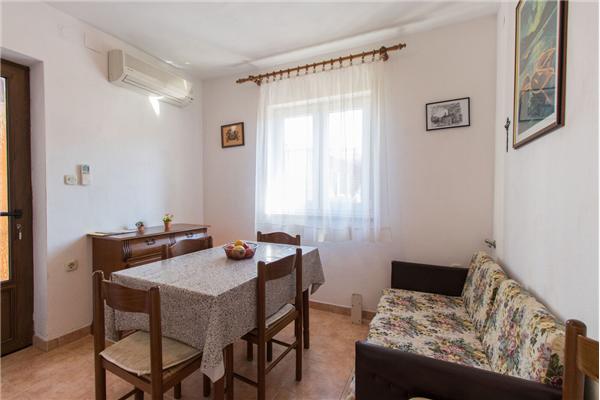 Apartment A2, for 5 persons