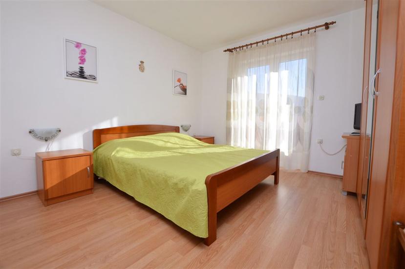 Apartment A2, for 5 persons