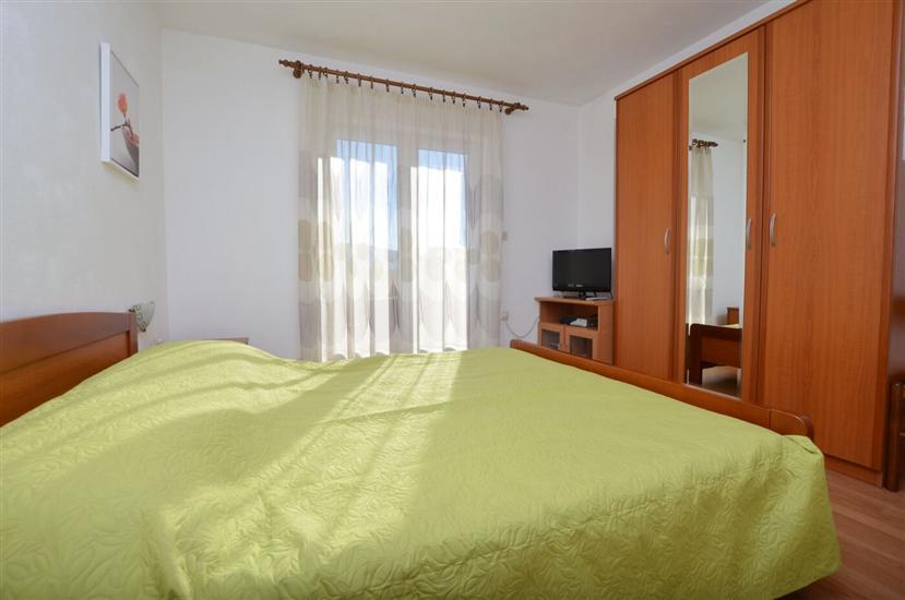 Apartment A2, for 5 persons