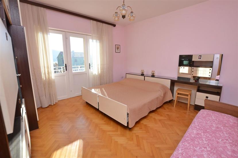 Apartment A2, for 5 persons