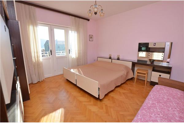 Apartment A2, for 5 persons