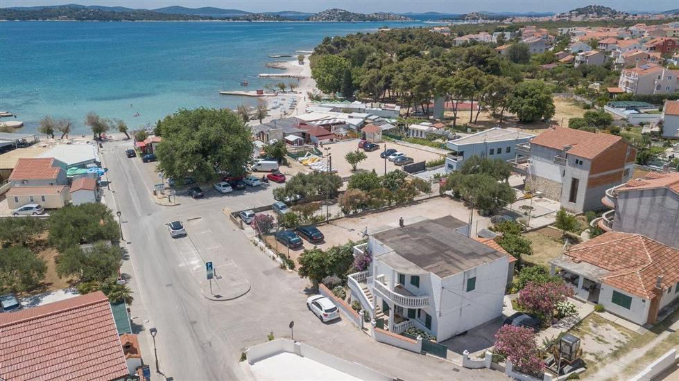 Apartments and Rooms guesthouse Lorenta