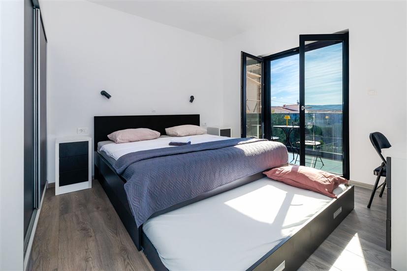 Apartment A1, for 5 persons