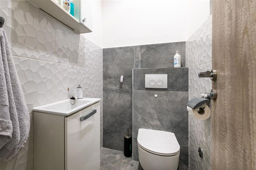 Apartment A1, for 5 persons