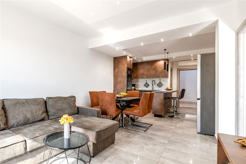 Apartment A2, for 5 persons