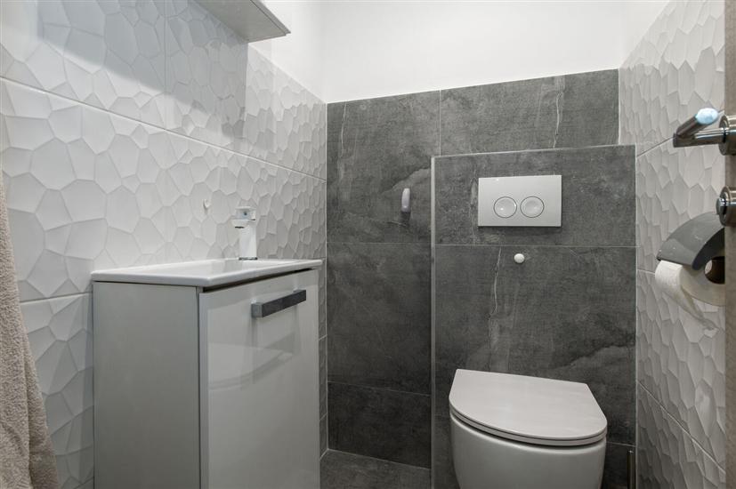 Apartment A2, for 5 persons