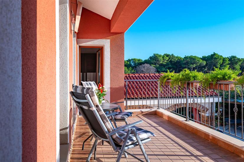 House K1, for 8 persons