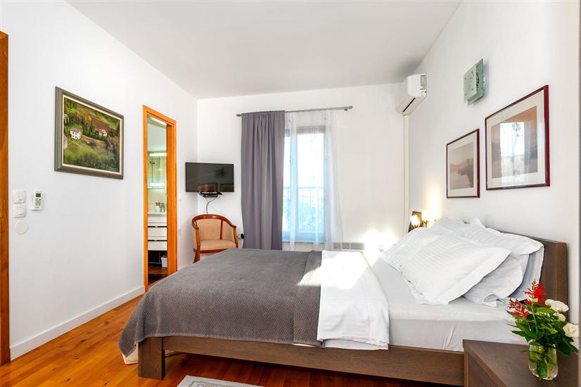 House K1, for 8 persons