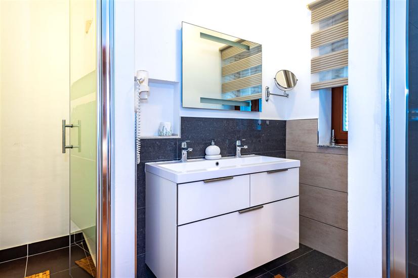 House K1, for 8 persons