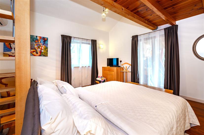 House K1, for 8 persons