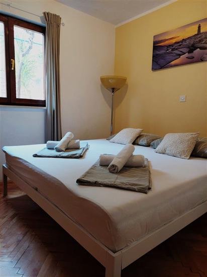 Apartment A2, for 6 persons