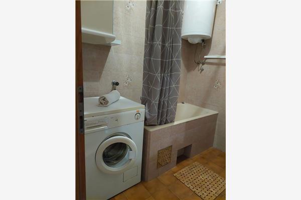 Apartment A2, for 6 persons