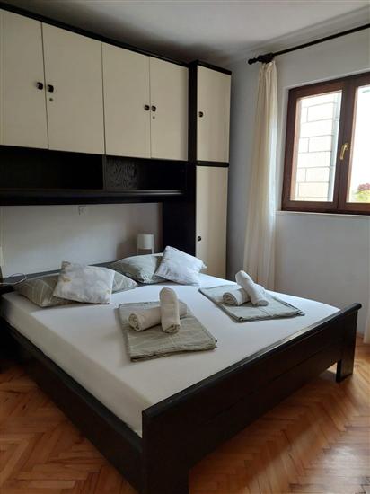 Apartment A2, for 6 persons