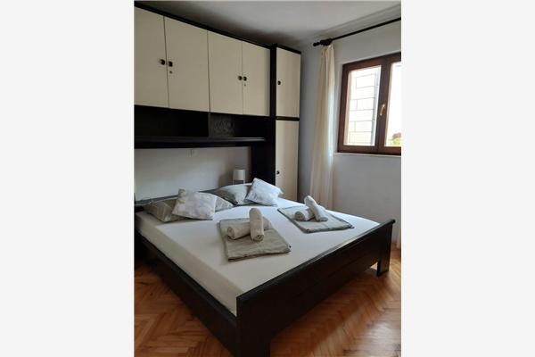 Apartment A2, for 6 persons