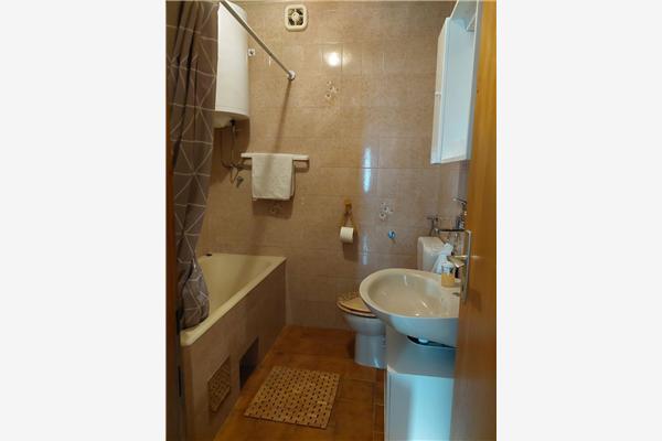 Apartment A2, for 6 persons