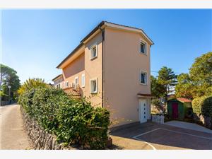 Apartments and Room Tamaris Malinska - island Krk, Size 22.00 m2, Airline distance to the sea 200 m, Airline distance to town centre 500 m
