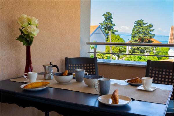 Apartment A1, for 6 persons