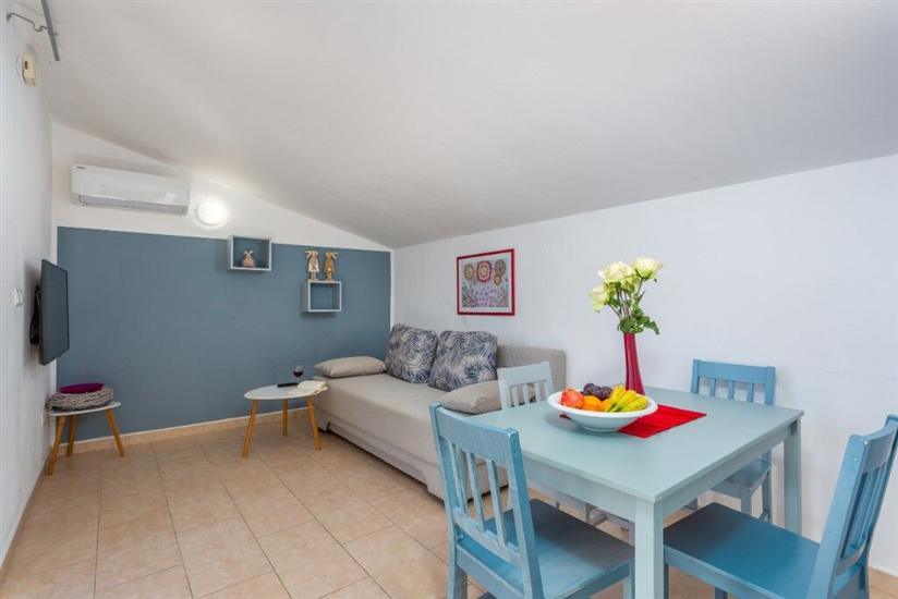 Apartment A2, for 6 persons