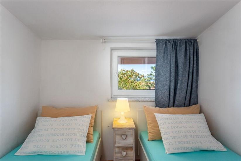 Apartment A2, for 6 persons