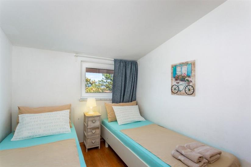 Apartment A2, for 6 persons