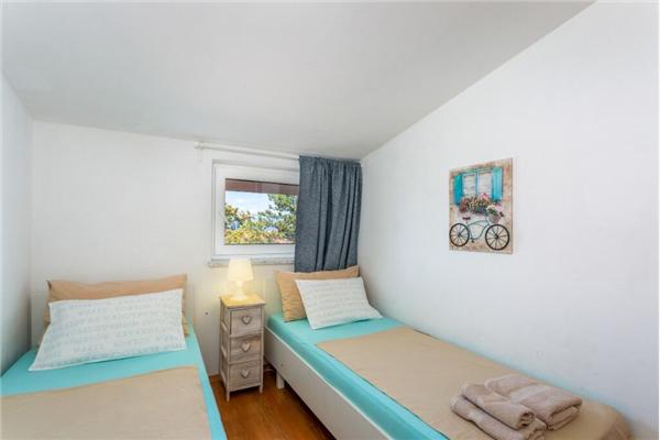 Apartment A2, for 6 persons