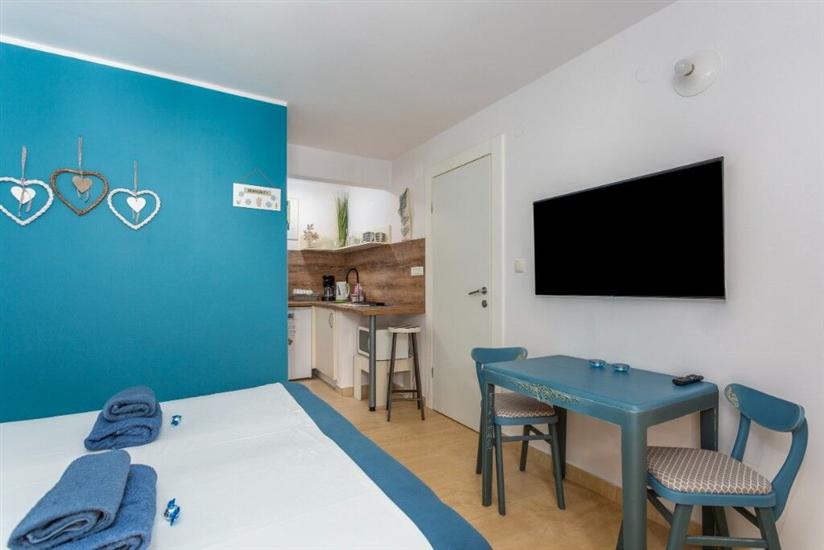 Room S1, for 2 persons