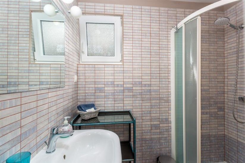 Room S1, for 2 persons