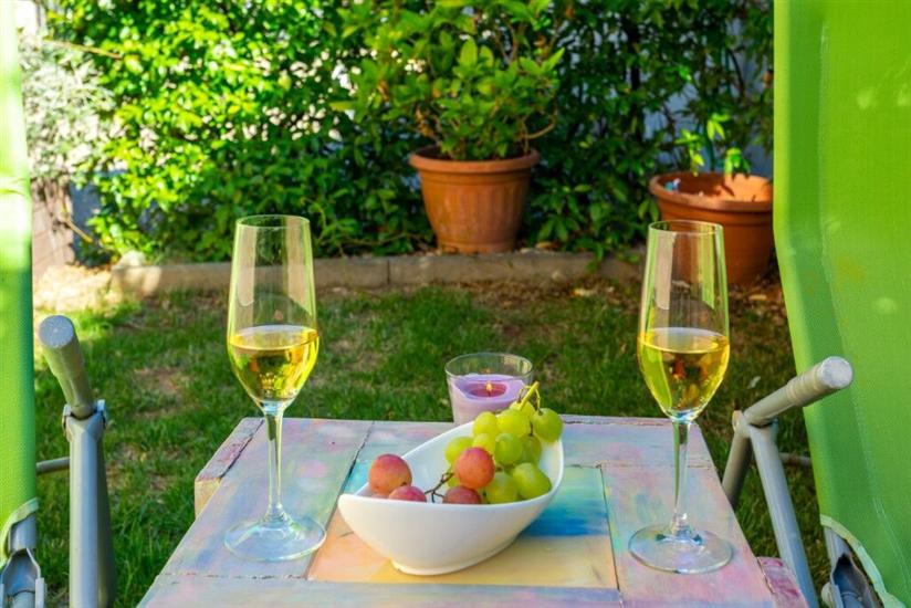 Room S1, for 2 persons