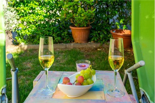 Room S1, for 2 persons