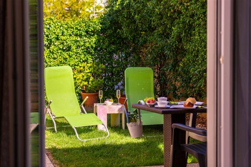 Room S1, for 2 persons