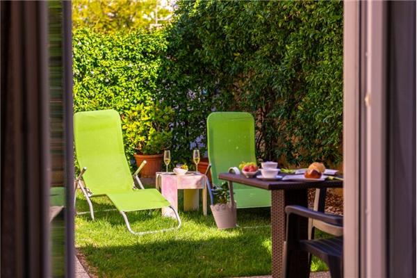 Room S1, for 2 persons