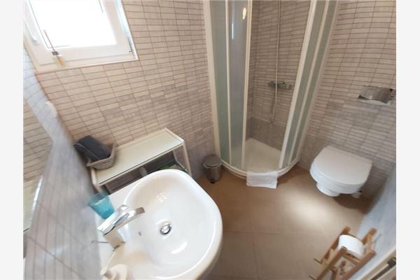 Room S1, for 2 persons