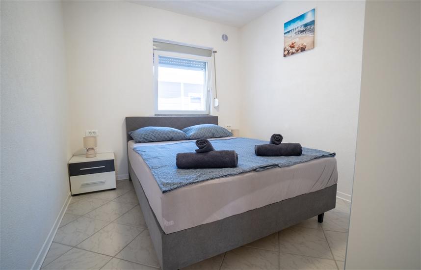 Apartment A1, for 5 persons