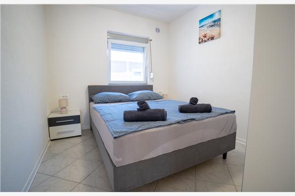 Apartment A1, for 5 persons