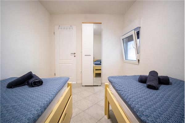 Apartment A1, for 5 persons