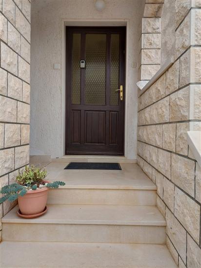 Apartment A2, for 6 persons