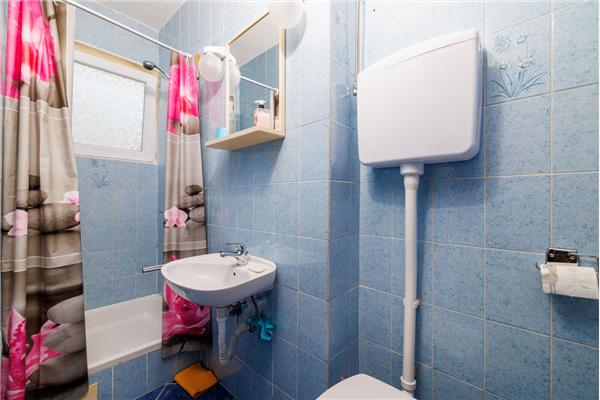 Room S1, for 2 persons