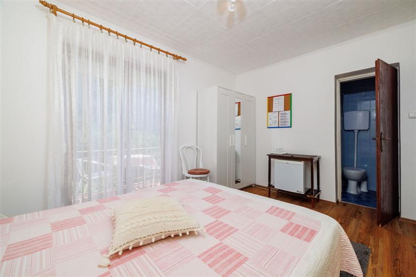 Room S1, for 2 persons